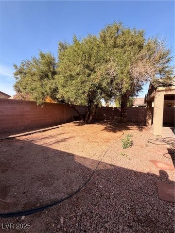 3513 Old Course Street, Las Vegas, NV 89122