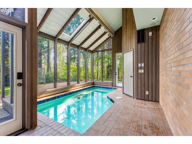 2765 Nw CIRCLE A Dr, Portland, OR 97229