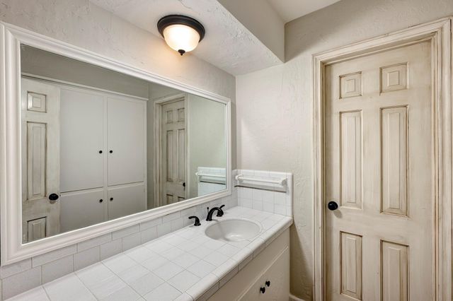 10727 Piping Rock Lane, Houston, TX 77042