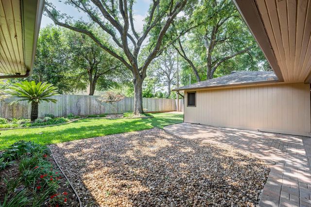 10727 Piping Rock Lane, Houston, TX 77042