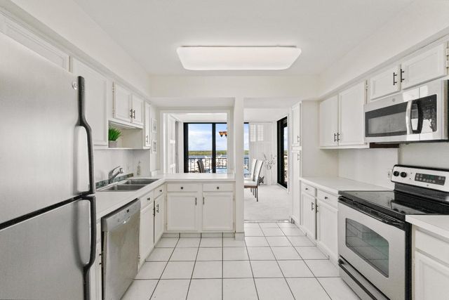 120 Lakeshore Drive 735, North Palm Beach, FL 33408