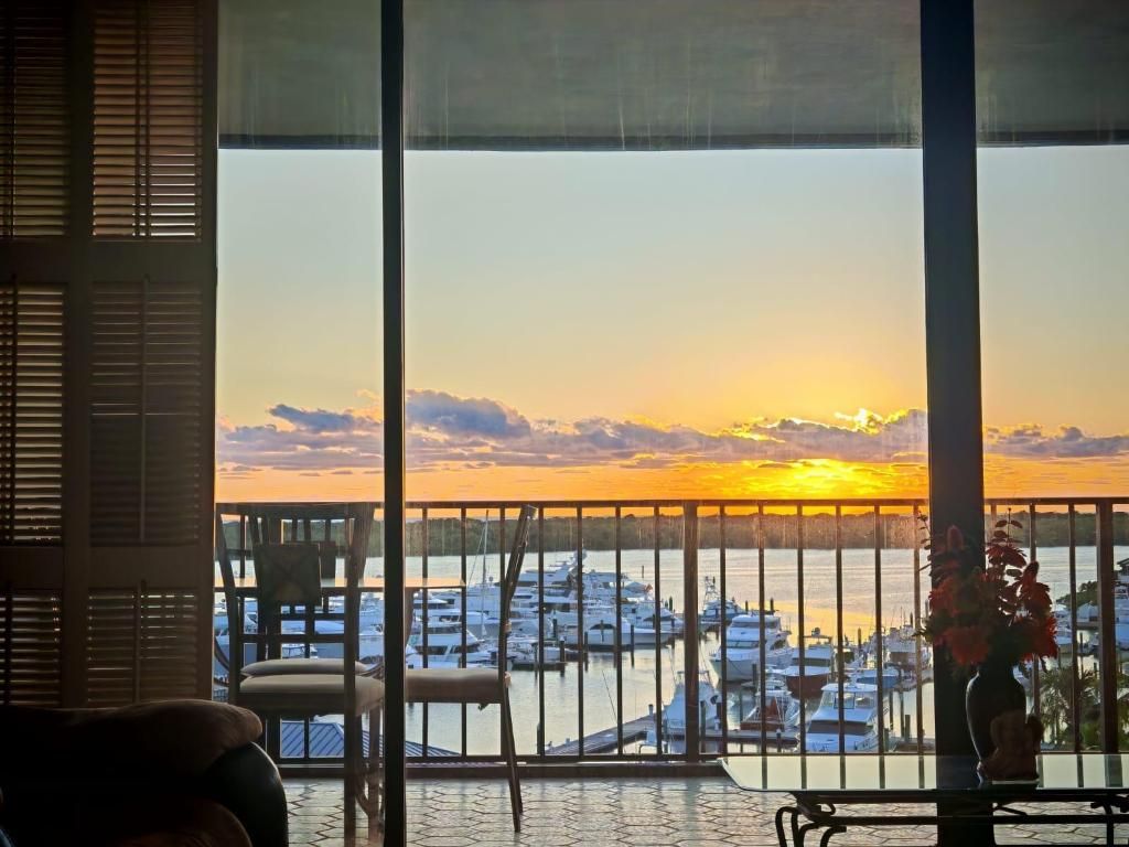 120 Lakeshore Drive 735, North Palm Beach, FL 33408