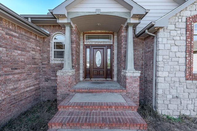 520 E Hedgewood Ct, Andover, KS 67002