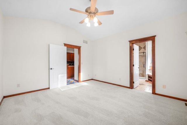 520 E Hedgewood Ct, Andover, KS 67002