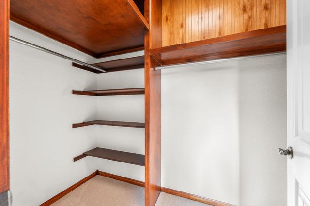 520 E Hedgewood Ct, Andover, KS 67002