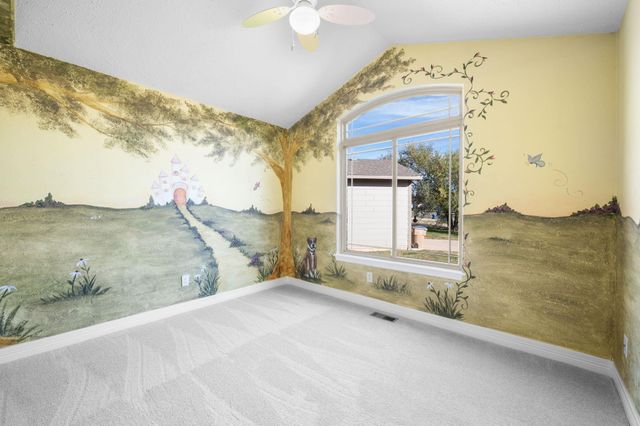 520 E Hedgewood Ct, Andover, KS 67002