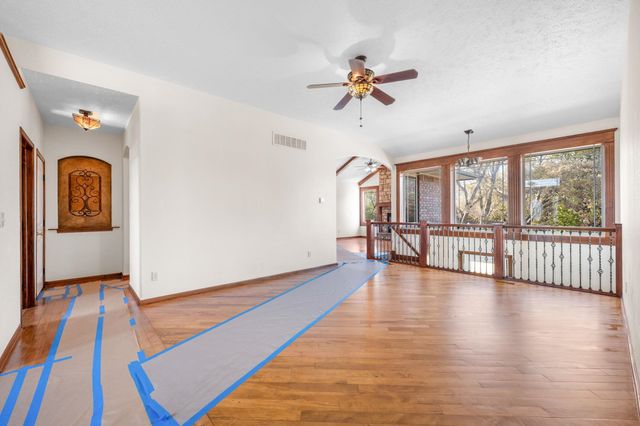 520 E Hedgewood Ct, Andover, KS 67002