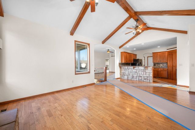 520 E Hedgewood Ct, Andover, KS 67002