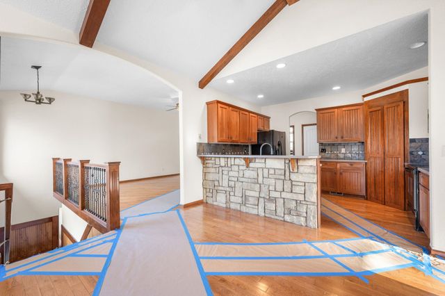 520 E Hedgewood Ct, Andover, KS 67002