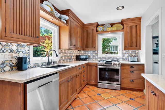 348 Plymouth Road, West Palm Beach, FL 33405