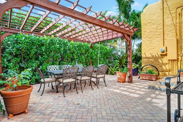 348 Plymouth Road, West Palm Beach, FL 33405