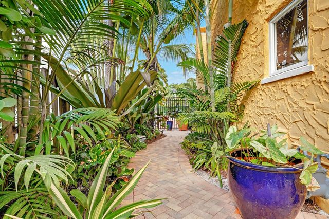 348 Plymouth Road, West Palm Beach, FL 33405