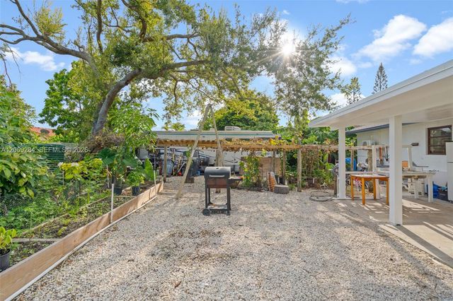 364 NW 17th Ct, Homestead, FL 33030