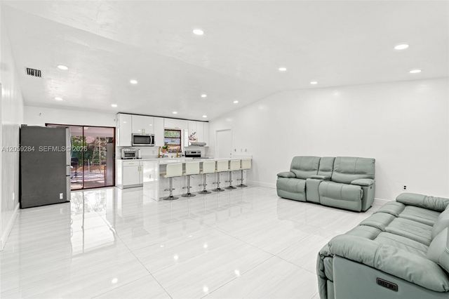 364 NW 17th Ct, Homestead, FL 33030