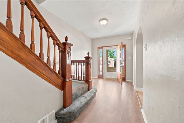 2734 Philadelphia Ave, Dormont, PA 15216