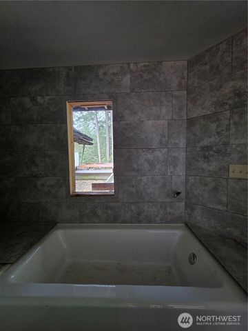 5612 Cape George Rd, Port Townsend, WA 98368