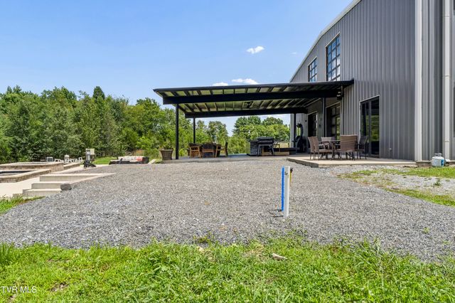 809 South Austin Springs Road, Johnson City, TN 37601