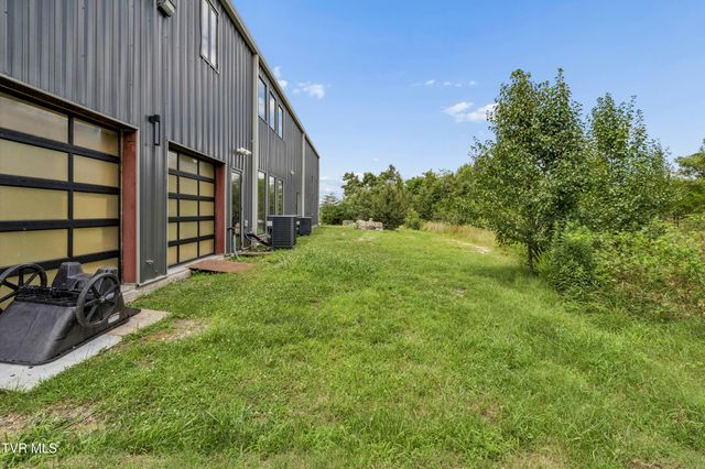 809 South Austin Springs Road, Johnson City, TN 37601