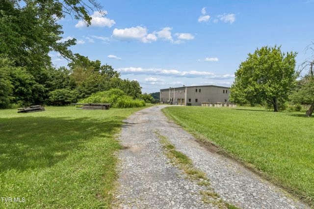809 South Austin Springs Road, Johnson City, TN 37601