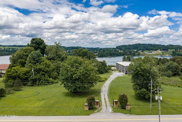 809 South Austin Springs Road, Johnson City, TN 37601