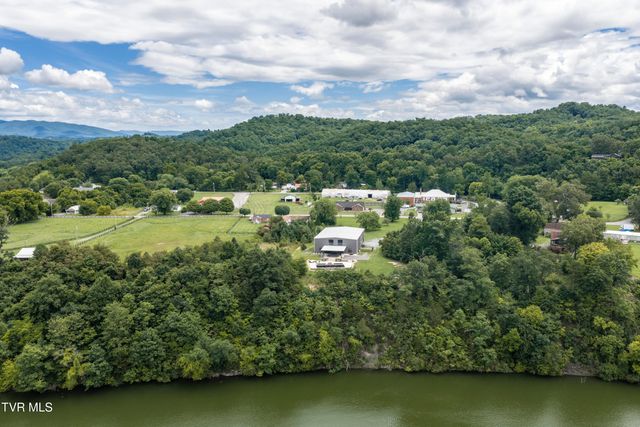 809 South Austin Springs Road, Johnson City, TN 37601