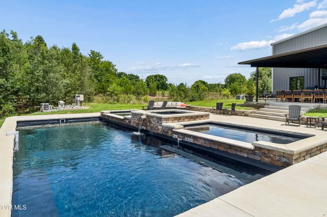 809 South Austin Springs Road, Johnson City, TN 37601