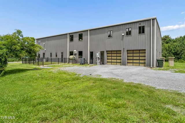 809 South Austin Springs Road, Johnson City, TN 37601