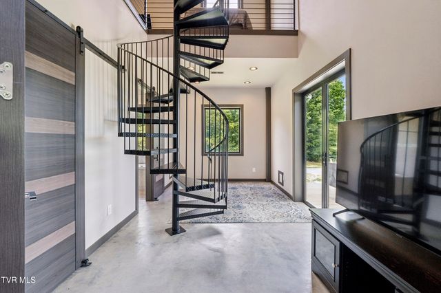 809 South Austin Springs Road, Johnson City, TN 37601