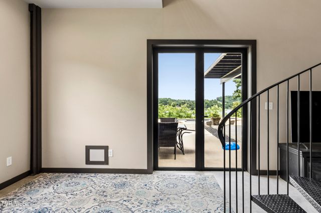 809 South Austin Springs Road, Johnson City, TN 37601