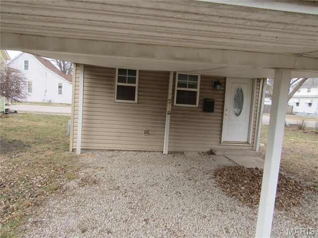 104 E South Street, Mascoutah, IL 62258