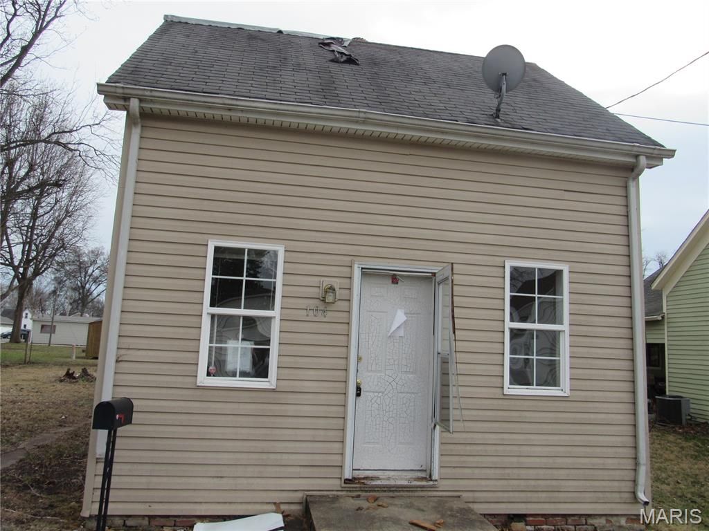 104 E South Street, Mascoutah, IL 62258
