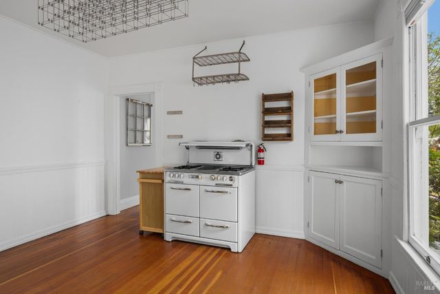 640 Charles St, Santa Rosa, CA 95404