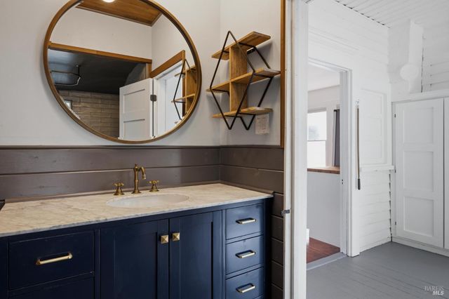 640 Charles St, Santa Rosa, CA 95404