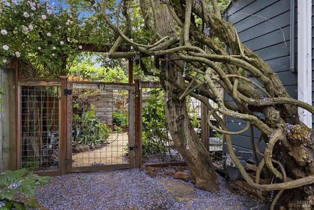 640 Charles St, Santa Rosa, CA 95404