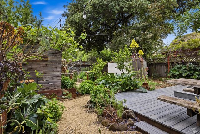 640 Charles St, Santa Rosa, CA 95404