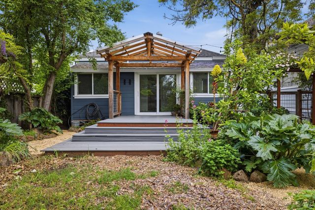 640 Charles St, Santa Rosa, CA 95404