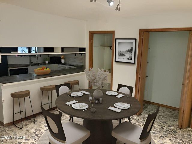 105 N Pearl Avenue, Joplin, MO 64801