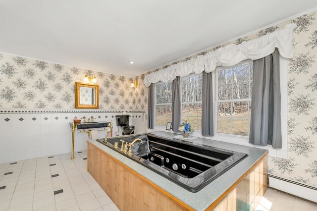 959 Presidential Highway, Jefferson, NH 03583