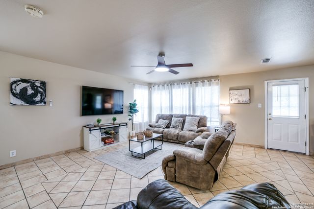 10626 Cat Mtn, San Antonio, TX 78251
