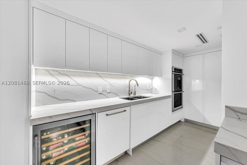 Image 3 of property listing at 9801 Collins Ave 5U, Bal Harbour, FL 33154