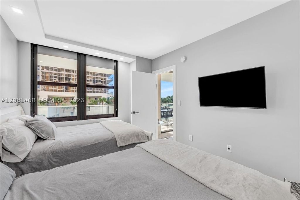 Image 36 of property listing at 9801 Collins Ave 5U, Bal Harbour, FL 33154