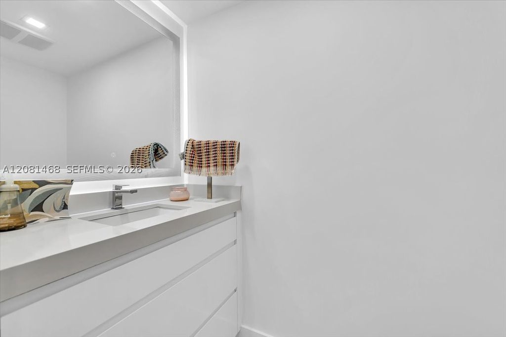 Image 37 of property listing at 9801 Collins Ave 5U, Bal Harbour, FL 33154