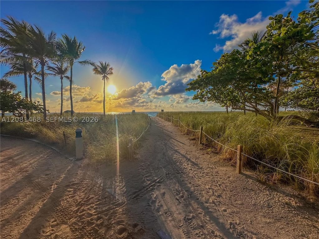 Image 43 of property listing at 9801 Collins Ave 5U, Bal Harbour, FL 33154