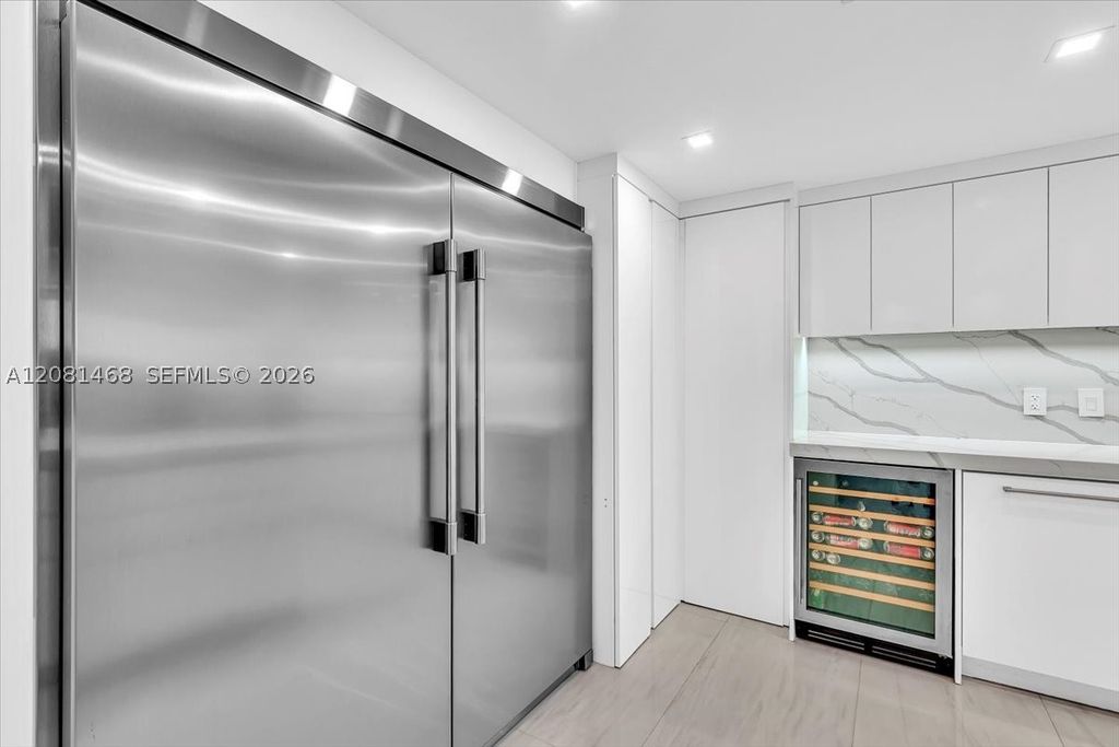 Image 6 of property listing at 9801 Collins Ave 5U, Bal Harbour, FL 33154