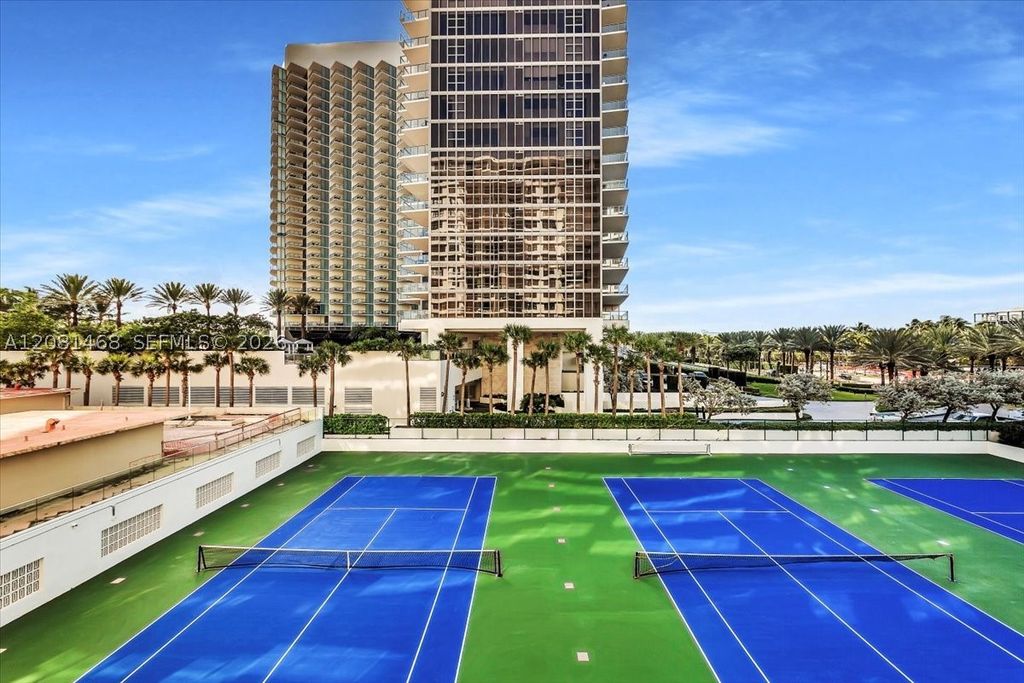 Image 63 of property listing at 9801 Collins Ave 5U, Bal Harbour, FL 33154