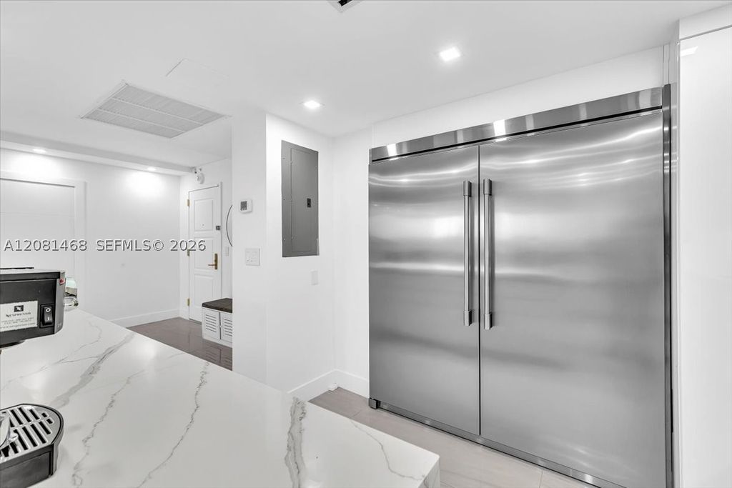 Image 7 of property listing at 9801 Collins Ave 5U, Bal Harbour, FL 33154