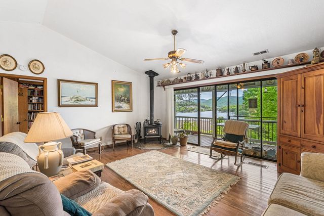 569 Sunnyside Shores, Hiawassee, GA 30546