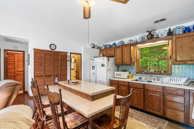 569 Sunnyside Shores, Hiawassee, GA 30546