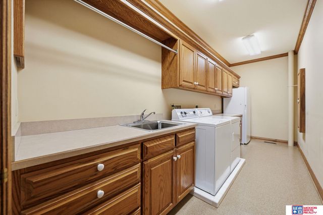 4200 S 59th Street Court, Lincoln, NE 68506