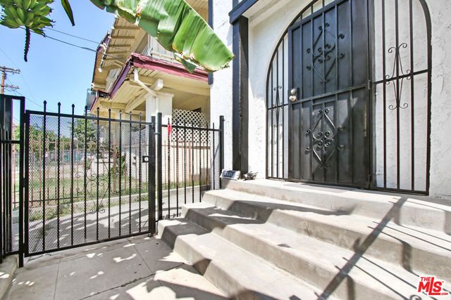 2625 San Marino Street, Los Angeles, CA 90006